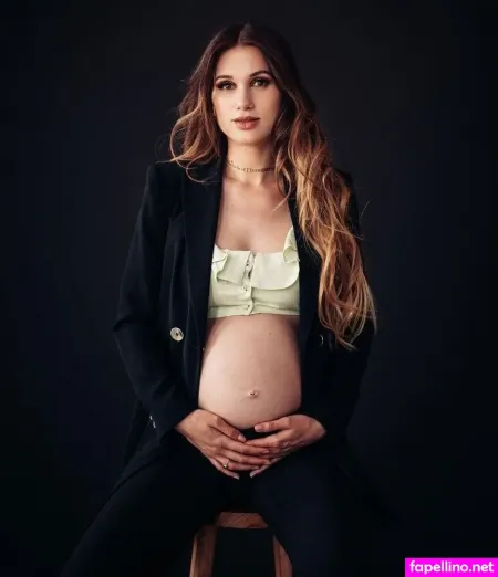 Coupleontour OnlyFans Thumbnail #Zxq1iniPDd