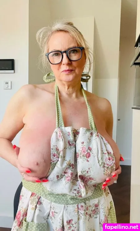 Courtesan Annabel 1 OnlyFans Thumbnail #x7xAGifR8S
