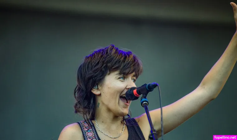 Courtney Barnett OnlyFans Thumbnail #XcSGIpwWi6