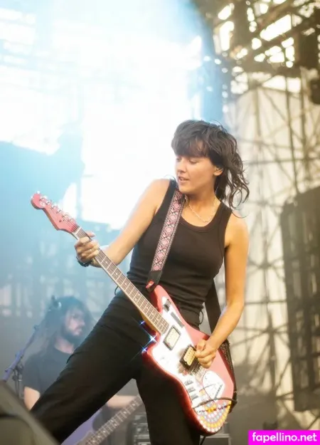 Courtney Barnett OnlyFans Thumbnail #eKBaBddYcP