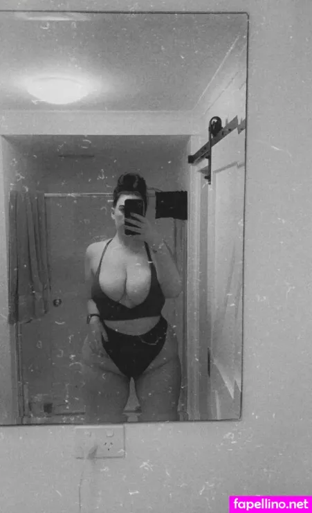 Courtney Hudson OnlyFans Thumbnail #pHGhIj1y8c