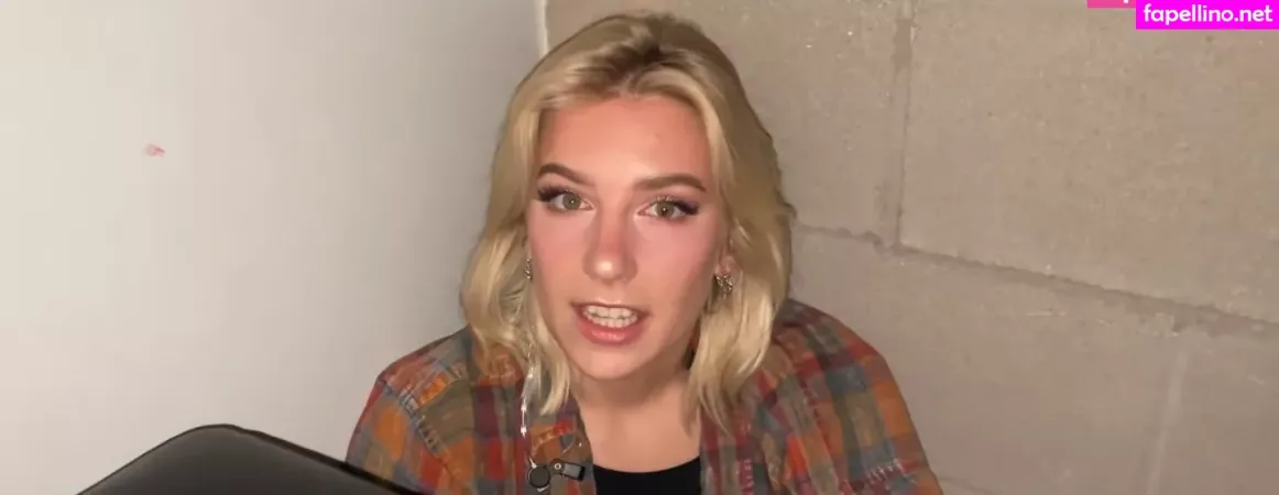 Courtney Miller OnlyFans Thumbnail #2w9vMmMPCk