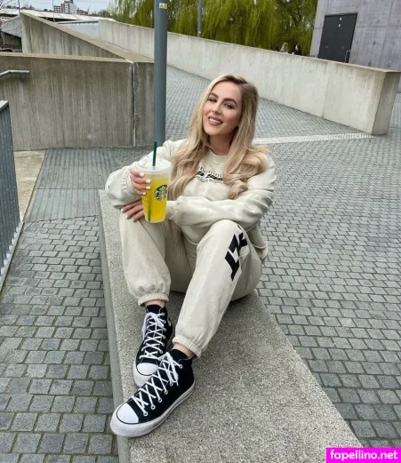 Courtney Steadman OnlyFans Thumbnail #F0tLwnrAQG