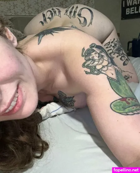 Courtneycorset OnlyFans Thumbnail #MUC9GKyFcD