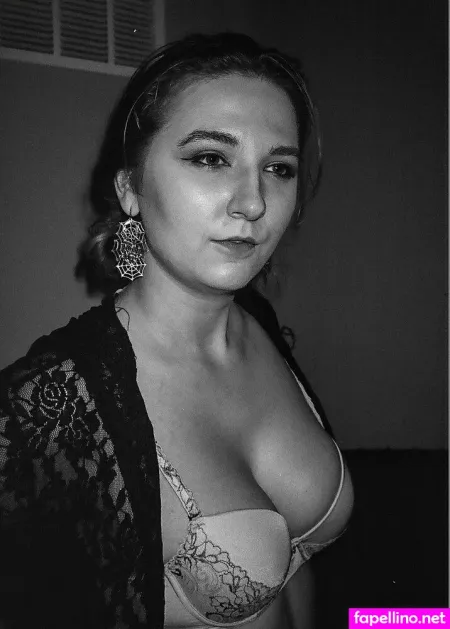 Courtneyglitch OnlyFans Thumbnail #lcjsyNsUj8