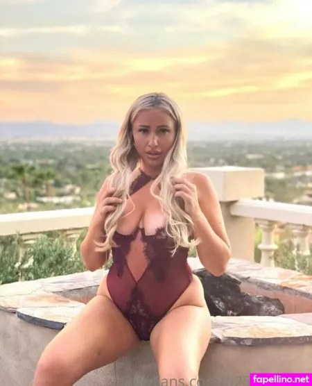 Courtneyhuntt OnlyFans Thumbnail #Yg0H1WYc9t