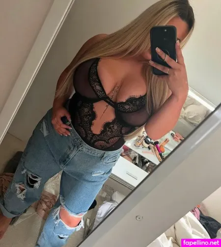 Courtneymiagrice OnlyFans Thumbnail #Pu8uUVKVmd