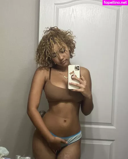 Cowboyprincess25 OnlyFans Thumbnail #zDXLlrlya1