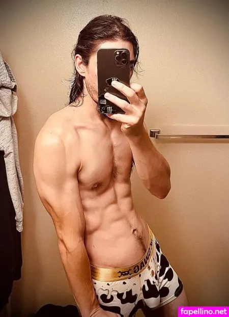 Cr6wdaddy OnlyFans Thumbnail #4IqUMFikvZ