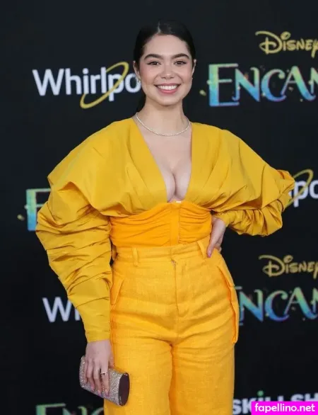 Cravalho OnlyFans Thumbnail #YwEEUMFXjt