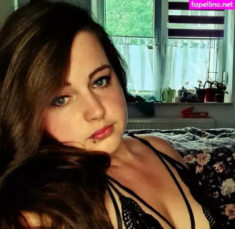 Crazy Curvy Melii OnlyFans Thumbnail #V5rE04CYrz