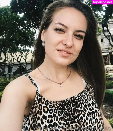 Crazy Layla OnlyFans Thumbnail #aUMtsQ0qTk