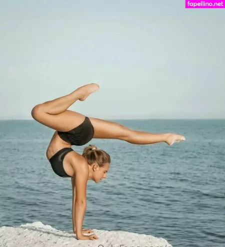 Crazy Splits OnlyFans Thumbnail #SH9MKKQhkj