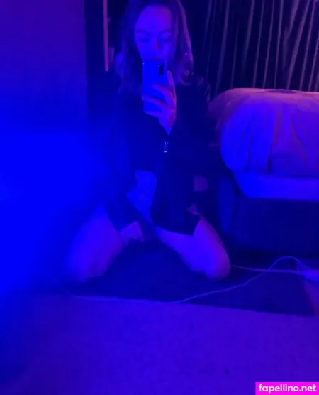 Crazy White Female OnlyFans Thumbnail #t3JYO1k7qf