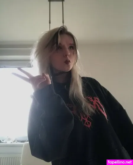 Crazynees OnlyFans Thumbnail #s9BFvkp3iY