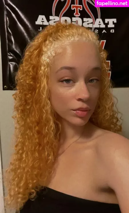 Creamthequeen11 OnlyFans Thumbnail #0QTwkr1pQN