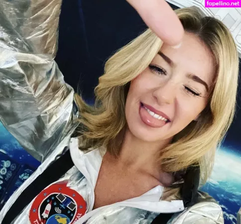 Creative Calm Asmr OnlyFans Thumbnail #1eQjmkE9U3