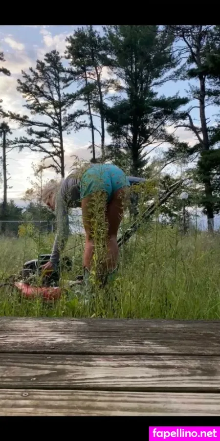 Creepypeachesx OnlyFans Thumbnail #MOBNiqg39d