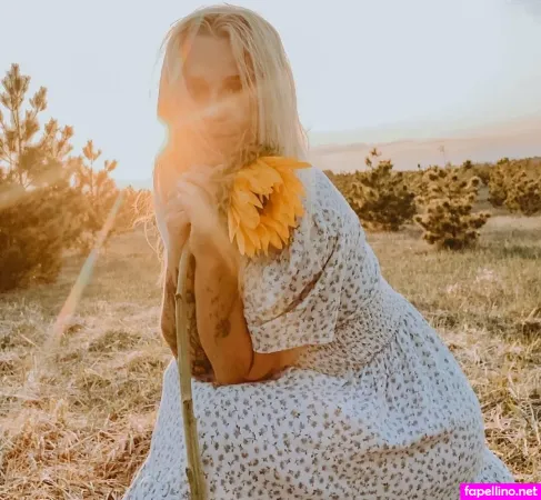 Creepypeachesx OnlyFans Thumbnail #YIqjqBcpw4