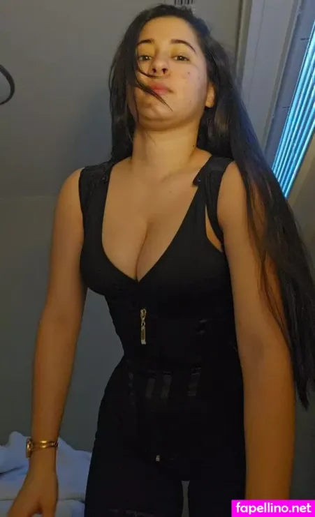 Cremilind Saraith OnlyFans Thumbnail #1Xe6hu1QYr