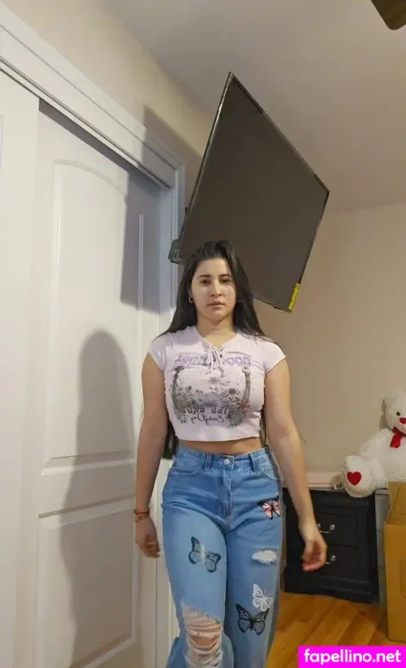 Cremilind Saraith OnlyFans Thumbnail #84R1EvMz1N
