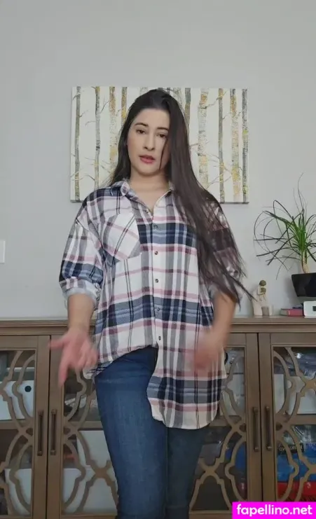 Cremilind Saraith OnlyFans Thumbnail #Eze8C75a6s