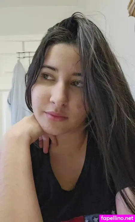 Cremilind Saraith OnlyFans Thumbnail #yqzjULOh76