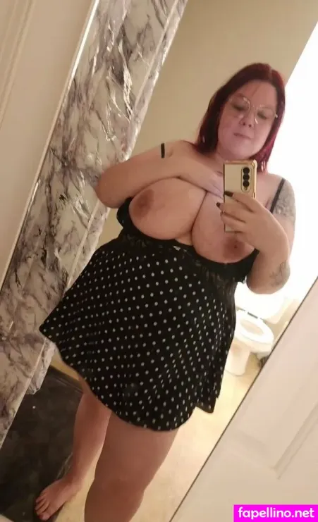 Crimsoncurves9 OnlyFans Thumbnail #3unDzjQI2o