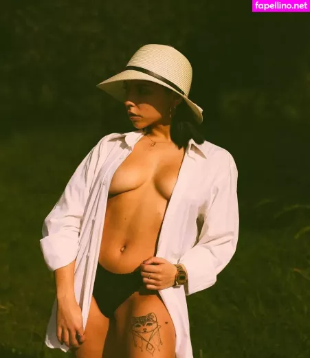 Crismaia97 OnlyFans Thumbnail #3fkUBRax36