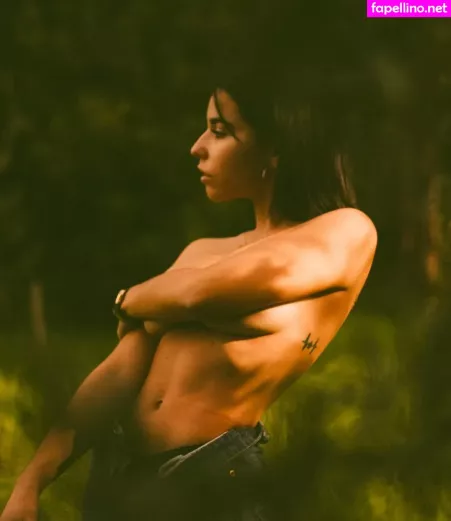 Crismaia97 OnlyFans Thumbnail #JOLCV16TMB