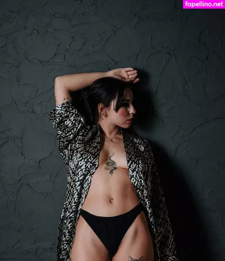 Crismaia97 OnlyFans Thumbnail #KF8zErSf5m