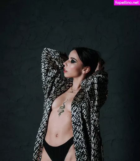 Crismaia97 OnlyFans Thumbnail #olsAM9IrKH