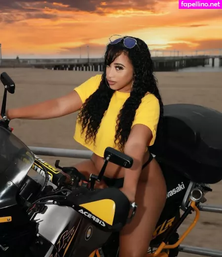 Cristina Celii OnlyFans Thumbnail #0vajVCcySO