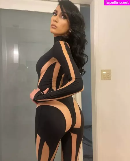 Cristina Vee OnlyFans Thumbnail #NtMbKJORHv