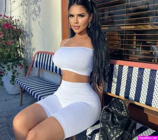 Cruzznicolee Main Profile Photo