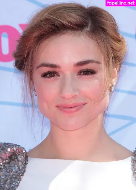 Crystal Reed OnlyFans Thumbnail #yXNcUy3LgT