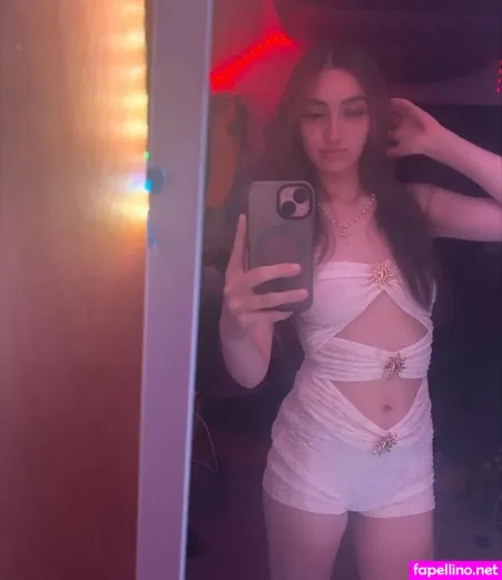Crystalfyee Main Profile Photo