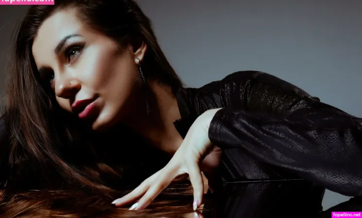 Crystallana OnlyFans Thumbnail #YXioriwe2M