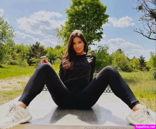 Crystallux Of OnlyFans Thumbnail #ZrYZxy9m36