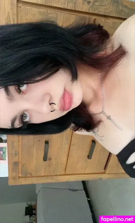 Crystalxox Main Profile Photo