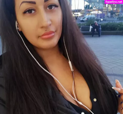 Csimbora Barbara OnlyFans Thumbnail #ndtyCJdDdq