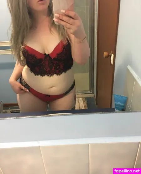Cuckhungrywife OnlyFans Thumbnail #Ya1lgizINh