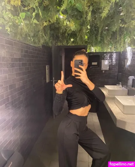 Cuckoldress Lina OnlyFans Thumbnail #J8SlpWHHpL