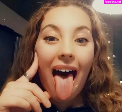 Cumslut Val OnlyFans Thumbnail #uhyDoubcf0