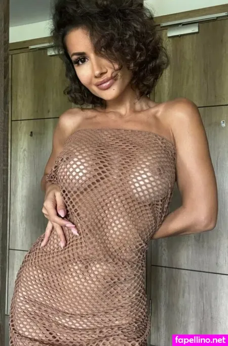 Curly Amelia photo