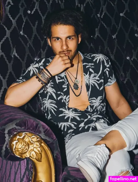 Curly Brown Hairdude OnlyFans Thumbnail #9z7dJ08PwT