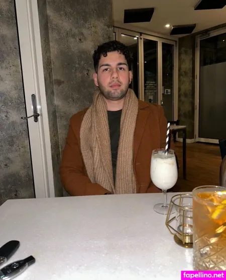 Curly Brown Hairdude OnlyFans Thumbnail #NqyOOF8yvi