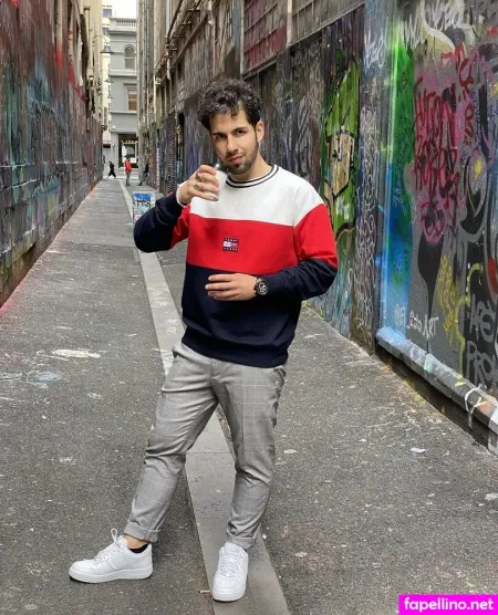 Curly Brown Hairdude OnlyFans Thumbnail #YZh03rdske