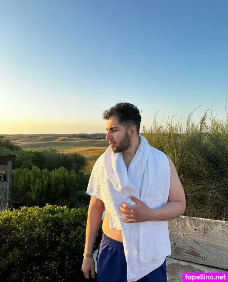 Curly Brown Hairdude OnlyFans Thumbnail #bgcmwTKD51