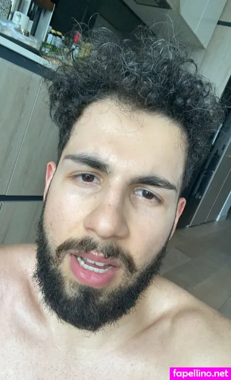 Curly Brown Hairdude OnlyFans Thumbnail #iHCiCLWOyI